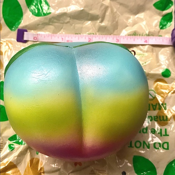 Squishy Peach “Giant” - Picture 10 of 14